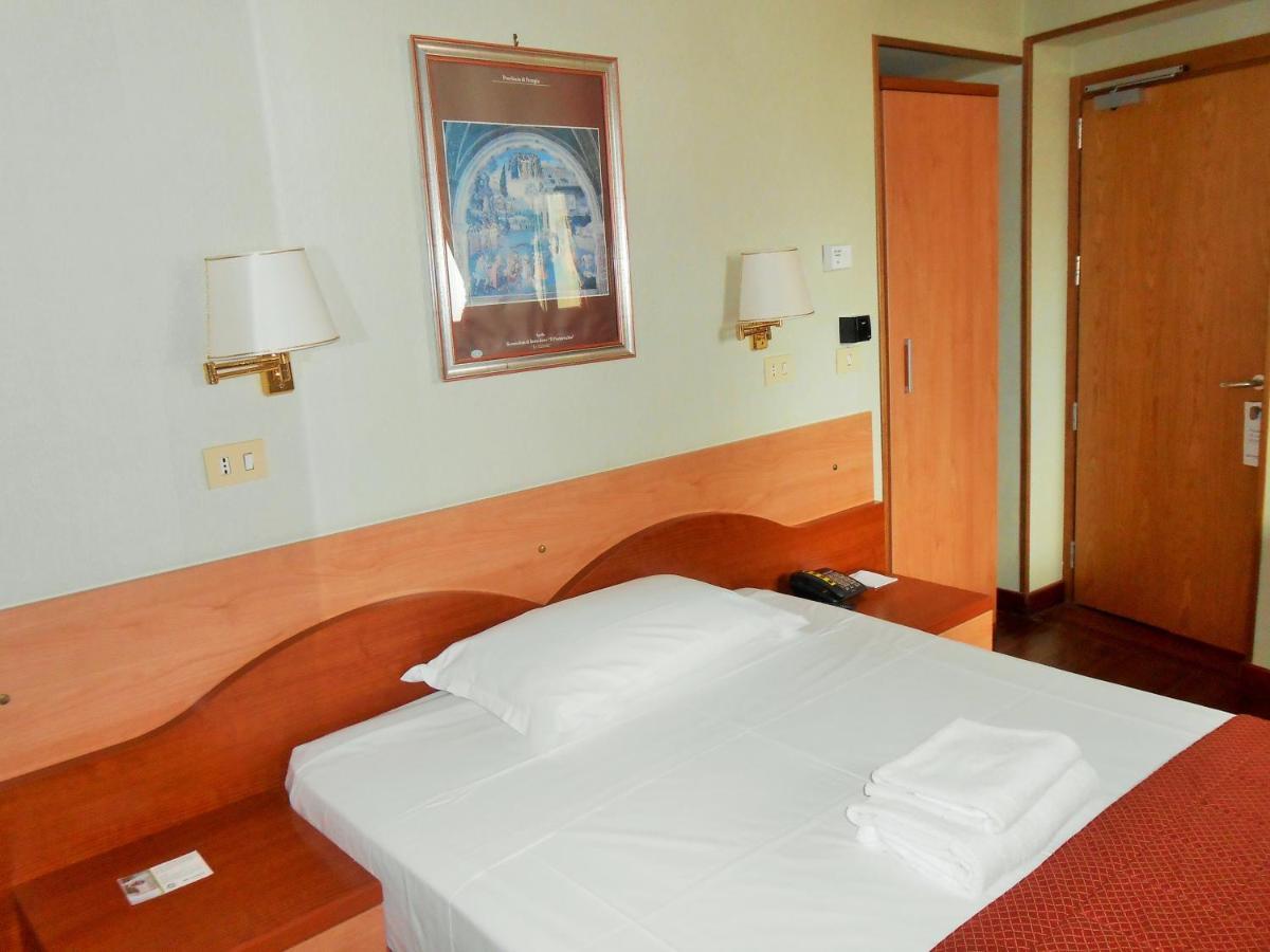 Hotel Riviera Fiumicino Zewnętrze zdjęcie